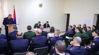 Активизировать борьбу с незаконным использованием недр и вырубкой деревьев, браконьерством: председатель Следственного комитета Артур Погосян с рабочим визитом посетил следственные подразделения Сюникского марза